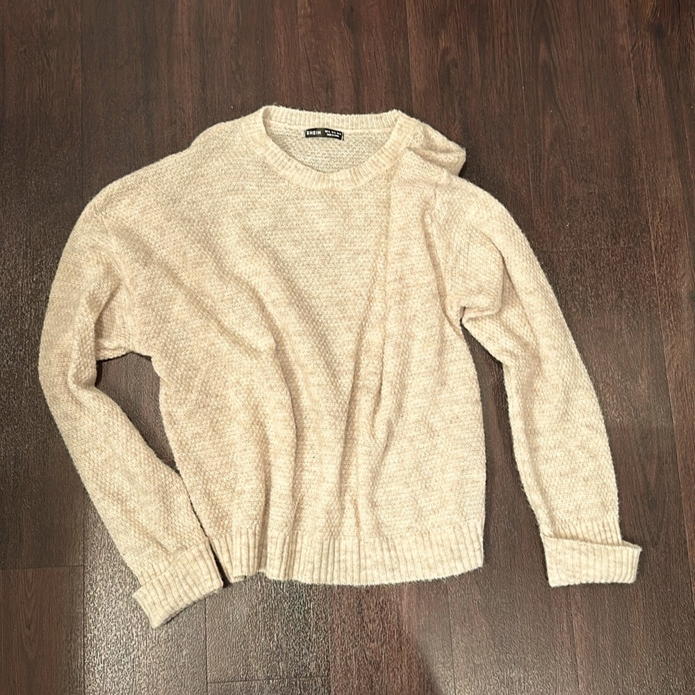 Women’s lightweight cream sweater